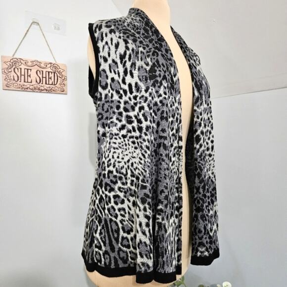 Art and Soul Acrylic Animal Print Sleeveless Cardigan Vest Size Small - Picture 2 of 9